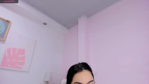 Snapshot of milk_candy16 chatting on 11/20/25, 11:21 S O F I A online show from 11/20/25, 11:21