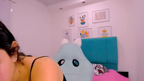 Snapshot of milk_candy16 chatting on 12/05/25, 10:46 S O F I A online show from 12/05/25, 10:46