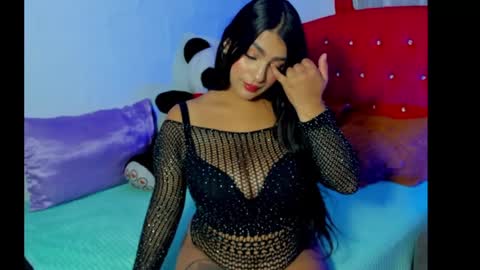 Snapshot of milk_sexy_aleja chatting on 12/30/24, 04:31 indenpendent model online show from 12/30/24, 04:31