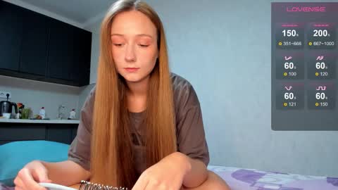 Snapshot of milkaeliza1 chatting on 10/11/25, 08:40 MilkaLiza online show from 10/11/25, 08:40