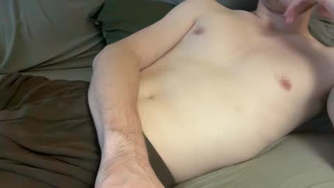 Snapshot of milkedboy964 chatting on 09/27/25, 02:38 milkedboy964 online show from 09/27/25, 02:38