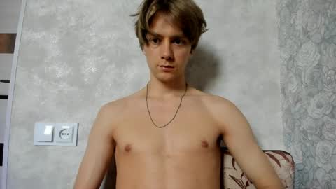 Isaac online show from 06/04/26, 03:45