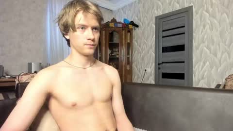 Isaac online show from 06/11/26, 03:59