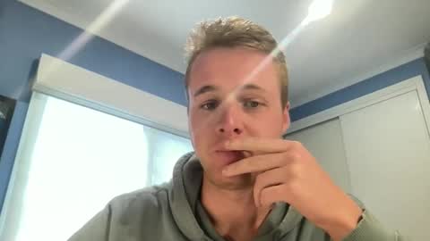 Snapshot of milkplease1234567 chatting on 11/16/25, 07:36 Milkplease online show from 11/16/25, 07:36