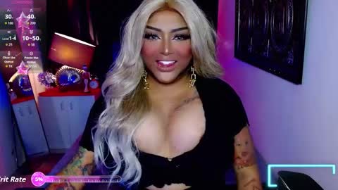 Snapshot of milkshakelavinia chatting on 10/25/25, 02:35 milkshakelavinia online show from 10/25/25, 02:35