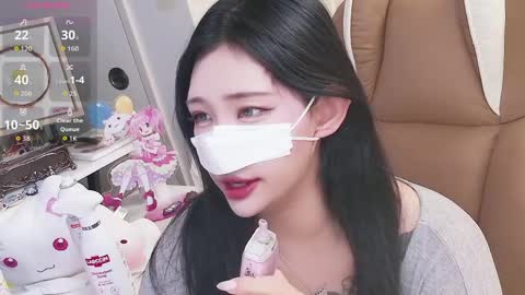 Snapshot of milksola chatting on 05/31/26, 12:45 milksola online show from 05/31/26, 12:45