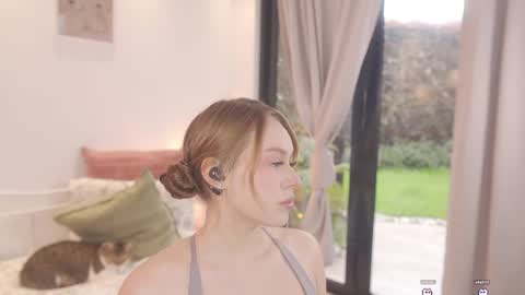 milky_0 online show from 06/06/26, 07:29