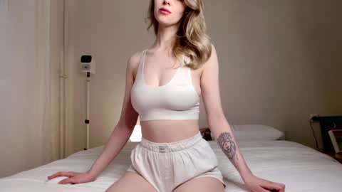 milky__way_ online show from 01/04/25, 01:42