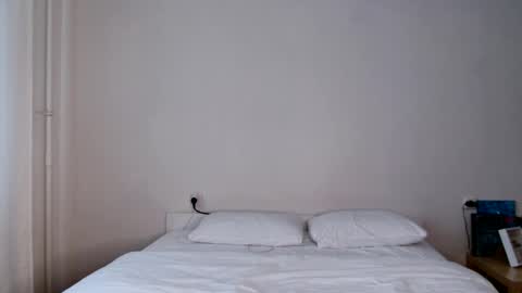 Snapshot of milky__way_ chatting on 11/19/25, 10:04 milky__way_ online show from 11/19/25, 10:04