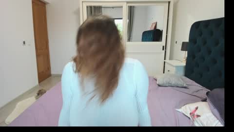 Snapshot of milkykandy chatting on 09/12/25, 01:33 Livia online show from 09/12/25, 01:33