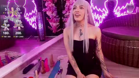 MILLA online show from 09/30/25, 04:06