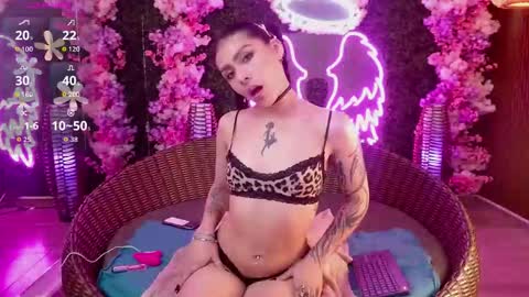 MILLA online show from 10/21/25, 01:45