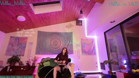 milla_milla online show from 01/10/25, 09:34
