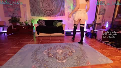 milla_milla online show from 01/31/25, 03:20