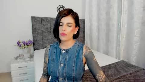 Milagros online show from 12/21/25, 02:19