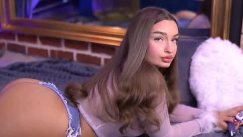 Snapshot of milla_serene chatting on 11/26/25, 07:09 Milla online show from 11/26/25, 07:09