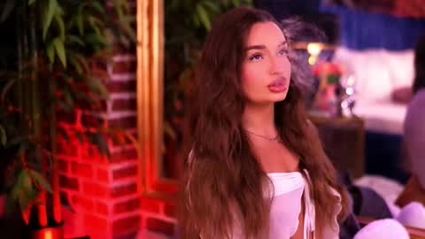 Snapshot of milla_serene chatting on 12/15/25, 05:01 Milla online show from 12/15/25, 05:01