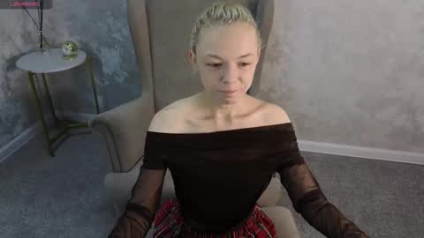 Snapshot of millaholt chatting on 09/30/25, 08:30 Hello  Im Mila online show from 09/30/25, 08:30