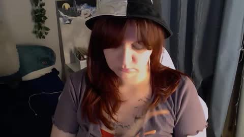 Snapshot of millapoolys chatting on 10/29/25, 11:39 Milla online show from 10/29/25, 11:39