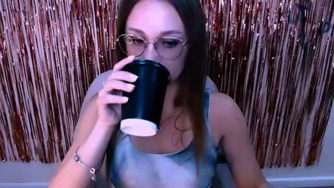 Milla online show from 07/28/26, 12:48