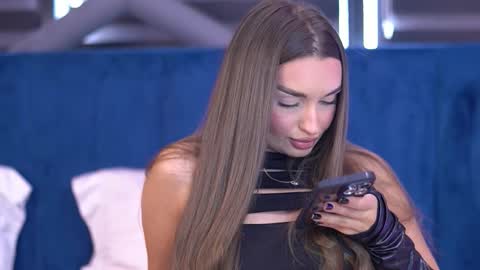 Snapshot of millaserene chatting on 09/11/25, 07:08 Milla online show from 09/11/25, 07:08