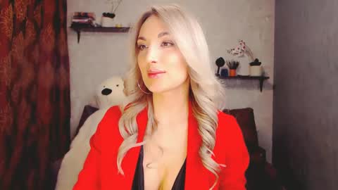 MillaXQueen online show from 01/30/25, 03:08