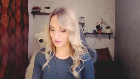 MillaXQueen online show from 02/23/25, 08:49