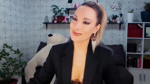 MillaXQueen online show from 01/15/26, 09:14