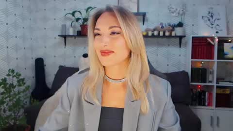 MillaXQueen online show from 06/13/26, 01:31