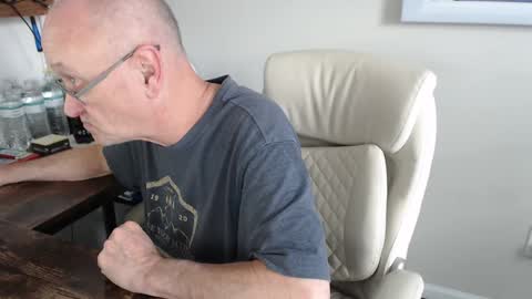 millenium0129 online show from 10/08/25, 05:32