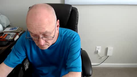 Snapshot of millenium0129 chatting on 06/11/26, 02:37 millenium0129 online show from 06/11/26, 02:37