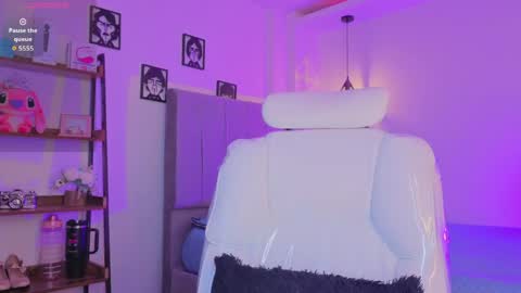 miller_vanessa_ online show from 05/26/26, 09:00