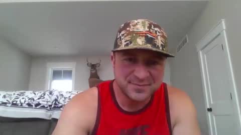 Snapshot of millertimenow34 chatting on 02/20/26, 02:28 millertime feet bigcock hairy straight muscles online show from 02/20/26, 02:28