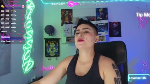 Im girl my name is Johana  online show from 12/22/25, 10:07