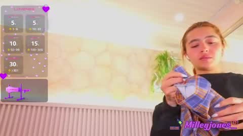 milleyjones_ online show from 06/08/26, 12:49
