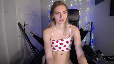 Snapshot of millie_lacroix chatting on 12/02/24, 03:58 millie_lacroix online show from 12/02/24, 03:58