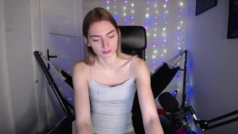 Snapshot of millie_lacroix chatting on 01/22/25, 12:06 millie_lacroix online show from 01/22/25, 12:06