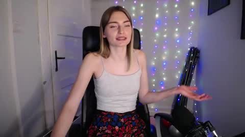 Snapshot of millie_lacroix chatting on 02/17/25, 12:27 millie_lacroix online show from 02/17/25, 12:27