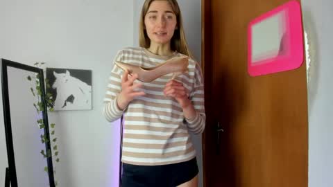 Snapshot of millie_lacroix chatting on 03/18/26, 01:58 millie_lacroix online show from 03/18/26, 01:58