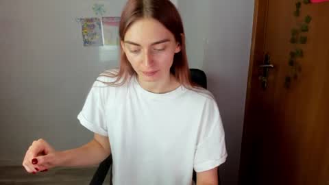 millie_lacroix online show from 06/23/26, 01:42