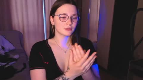 Snapshot of milliedoll chatting on 04/18/26, 11:47 Millie online show from 04/18/26, 11:47