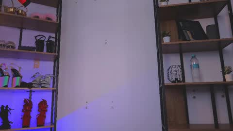 Mila  online show from 04/11/26, 06:45