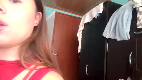 Snapshot of milliesweet77 chatting on 11/25/25, 04:29 milli online show from 11/25/25, 04:29