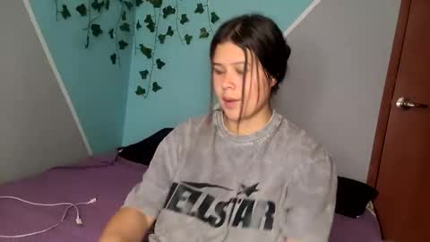 Snapshot of milliesweet77 chatting on 11/30/25, 07:18 milli online show from 11/30/25, 07:18