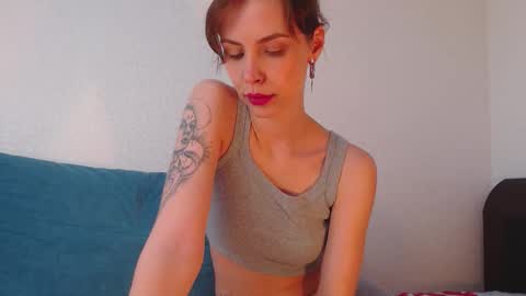 Snapshot of milly_ross23 chatting on 09/16/25, 09:21 Milly online show from 09/16/25, 09:21