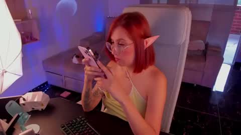 Monkey D Maddie online show from 06/10/26, 10:41