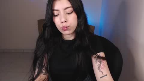 Snapshot of millyx_ chatting on 06/16/26, 09:23 Emily online show from 06/16/26, 09:23