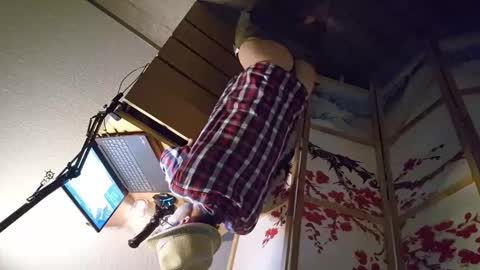 Milo online show from 09/10/25, 06:08