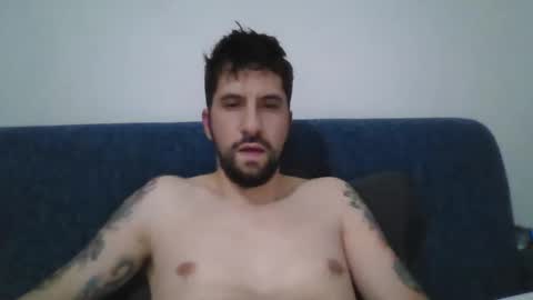 Snapshot of milten1987 chatting on 04/13/26, 12:27 milten1987 online show from 04/13/26, 12:27