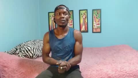 Snapshot of miltonn_jakee chatting on 11/11/25, 05:24 Miltonn online show from 11/11/25, 05:24